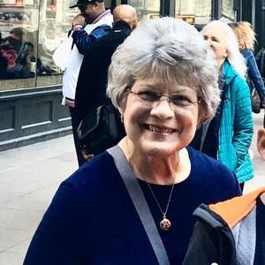 Meet your Posher, Gloria j